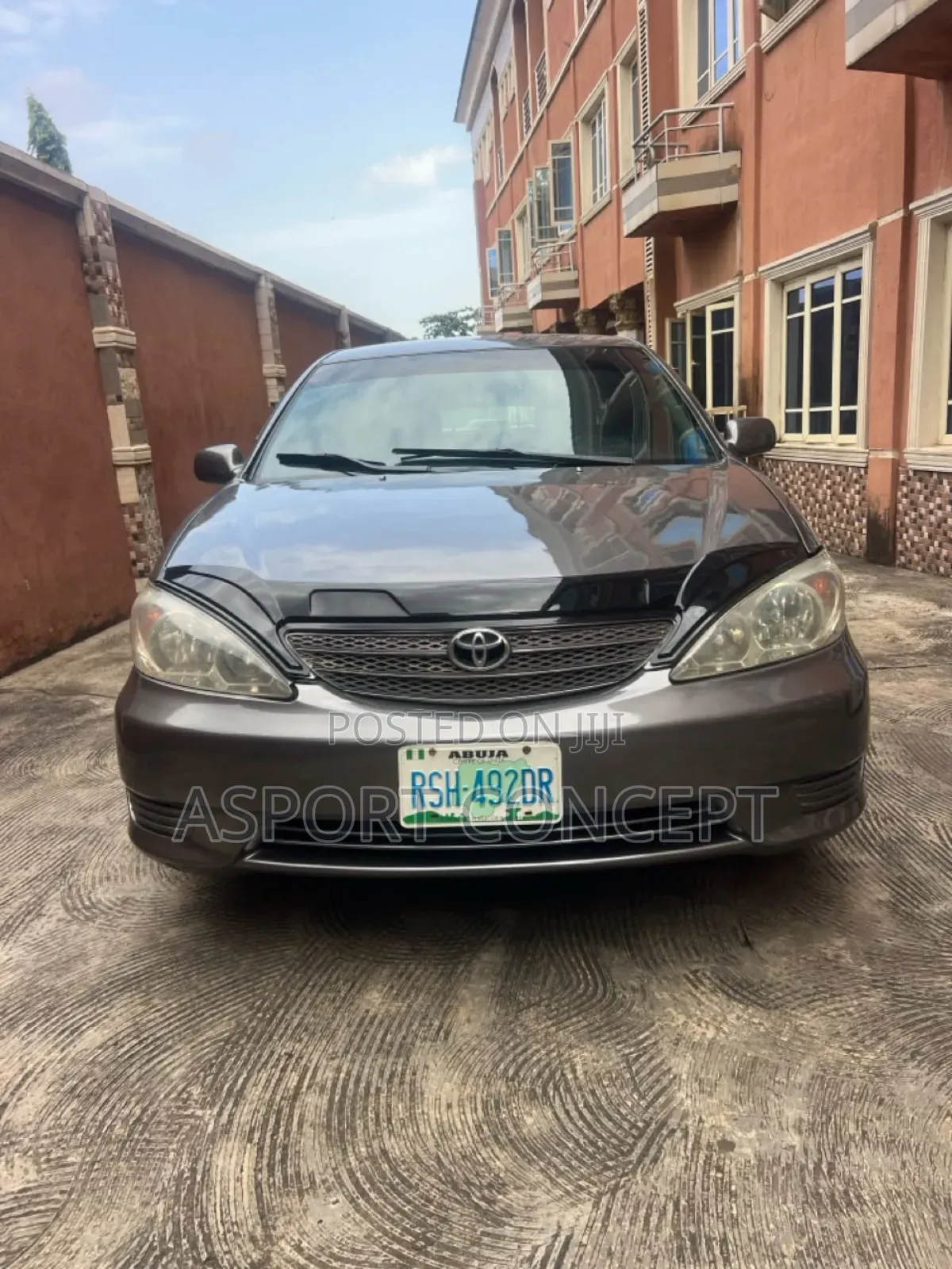 Toyota Camry LE 4dr Sedan (2.4L 4cyl 4A) 2004 Gray