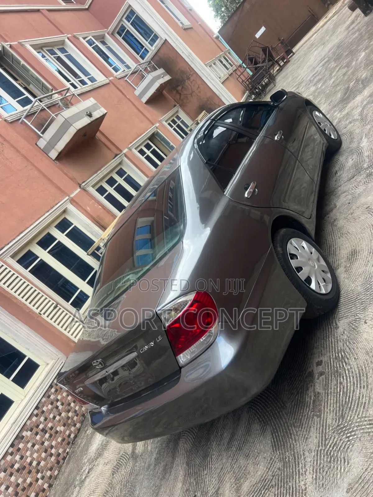 Toyota Camry LE 4dr Sedan (2.4L 4cyl 4A) 2004 Gray