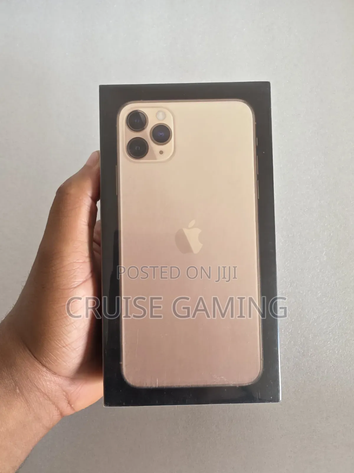 New Apple iPhone 11 Pro Max 64 GB Gold