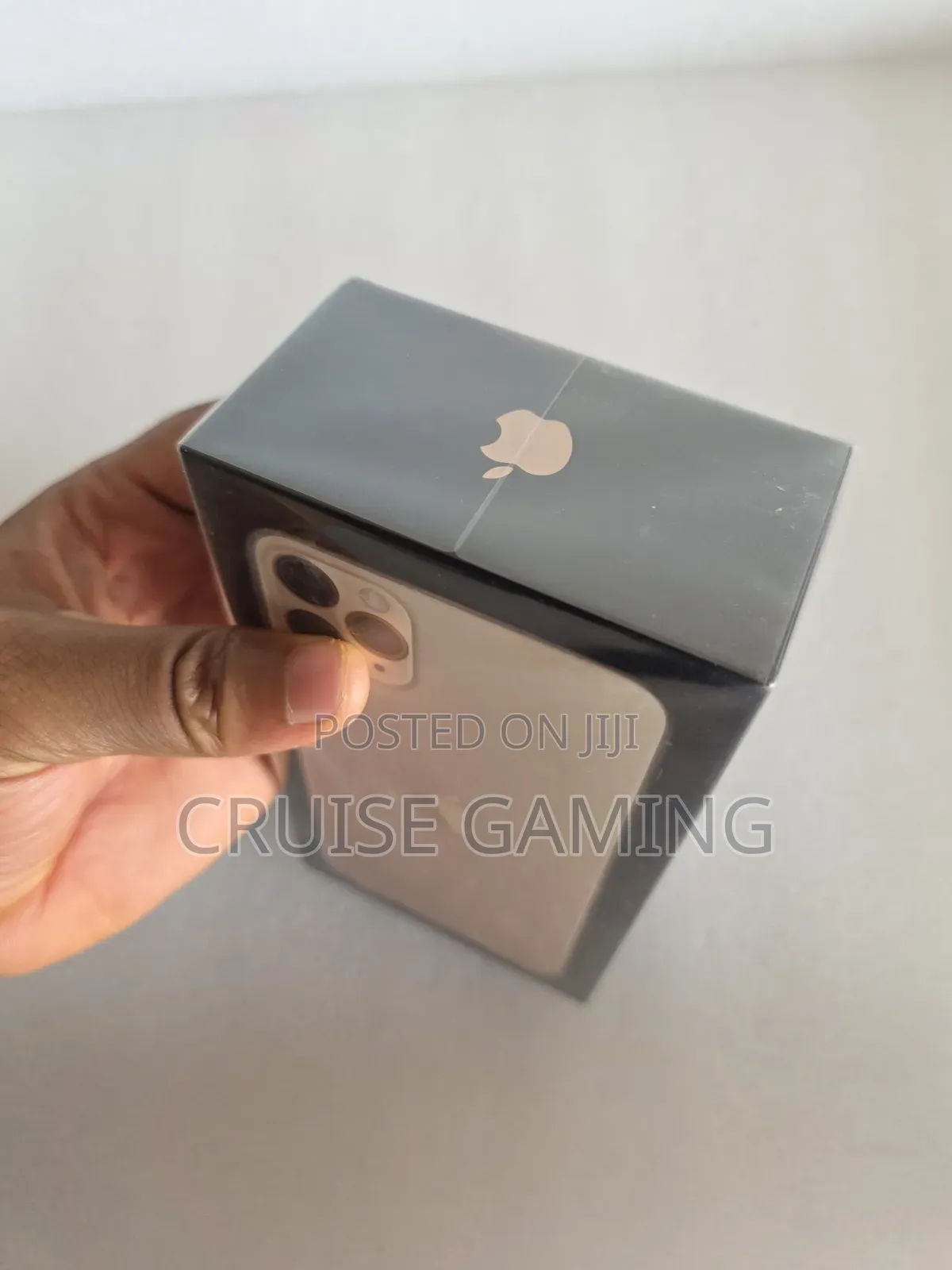 New Apple iPhone 11 Pro Max 64 GB Gold