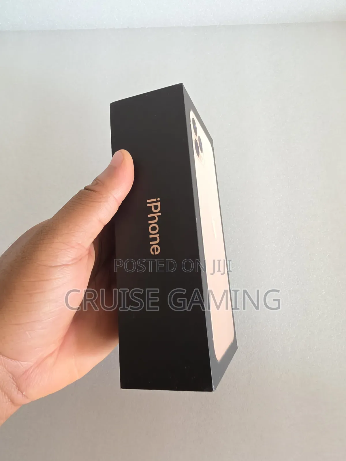 New Apple iPhone 11 Pro Max 64 GB Gold