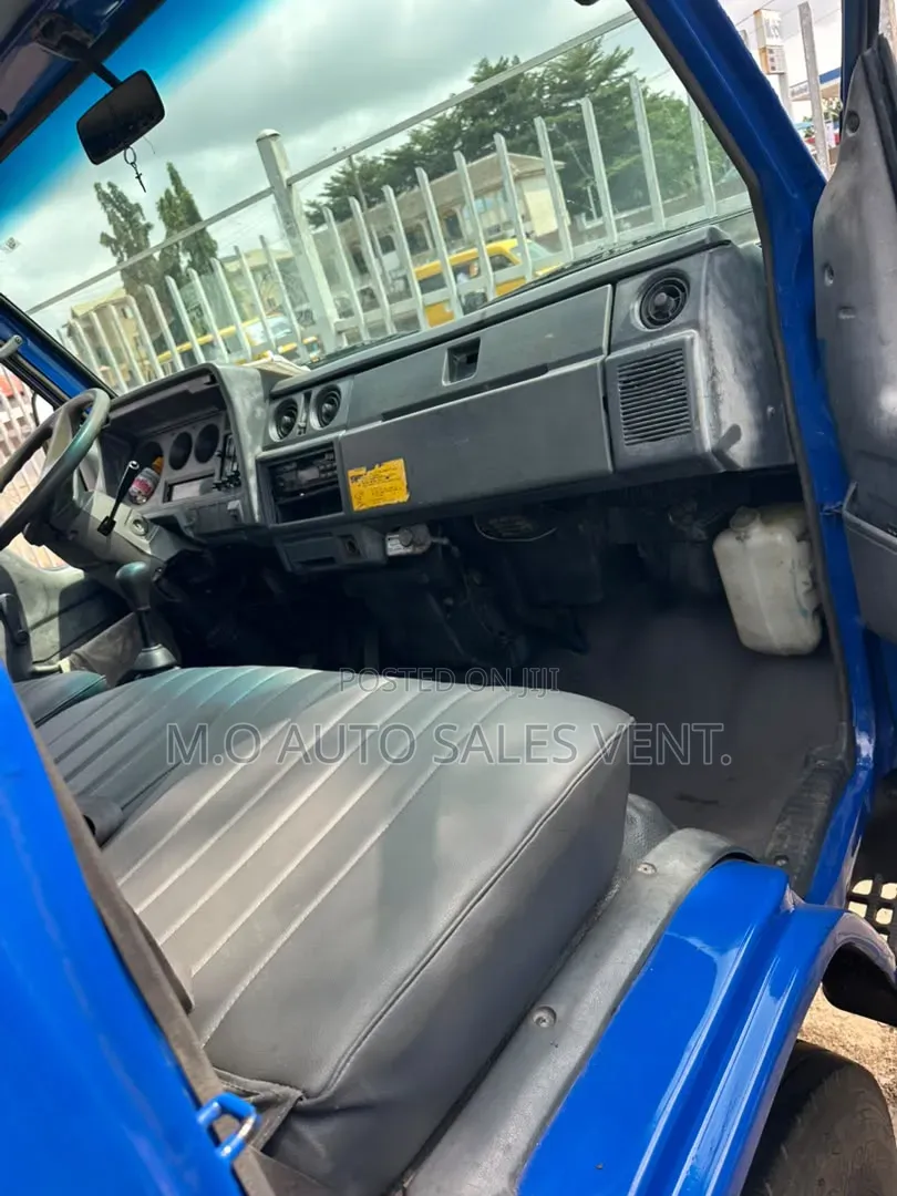 Toyota Dyna 200 Truck.