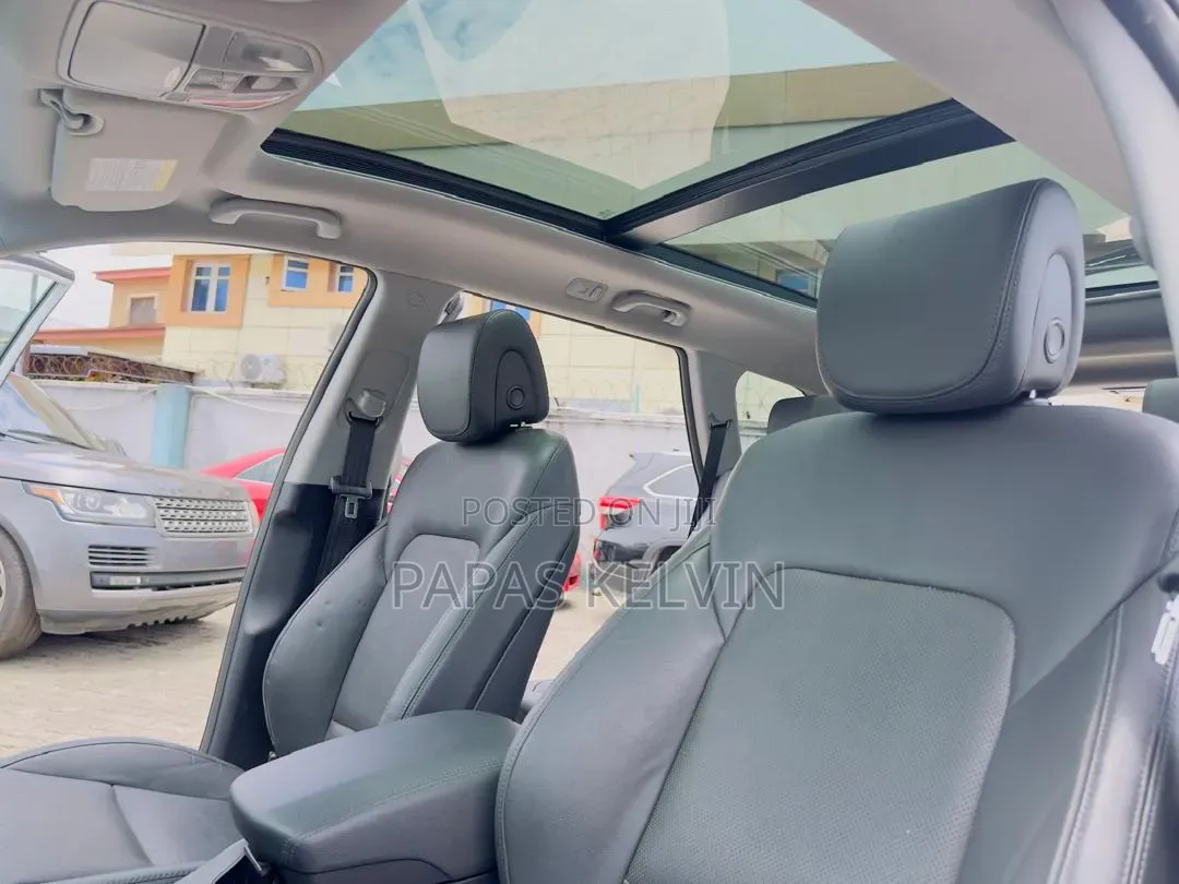 Hyundai Santa Fe Limited AWD 2017 White