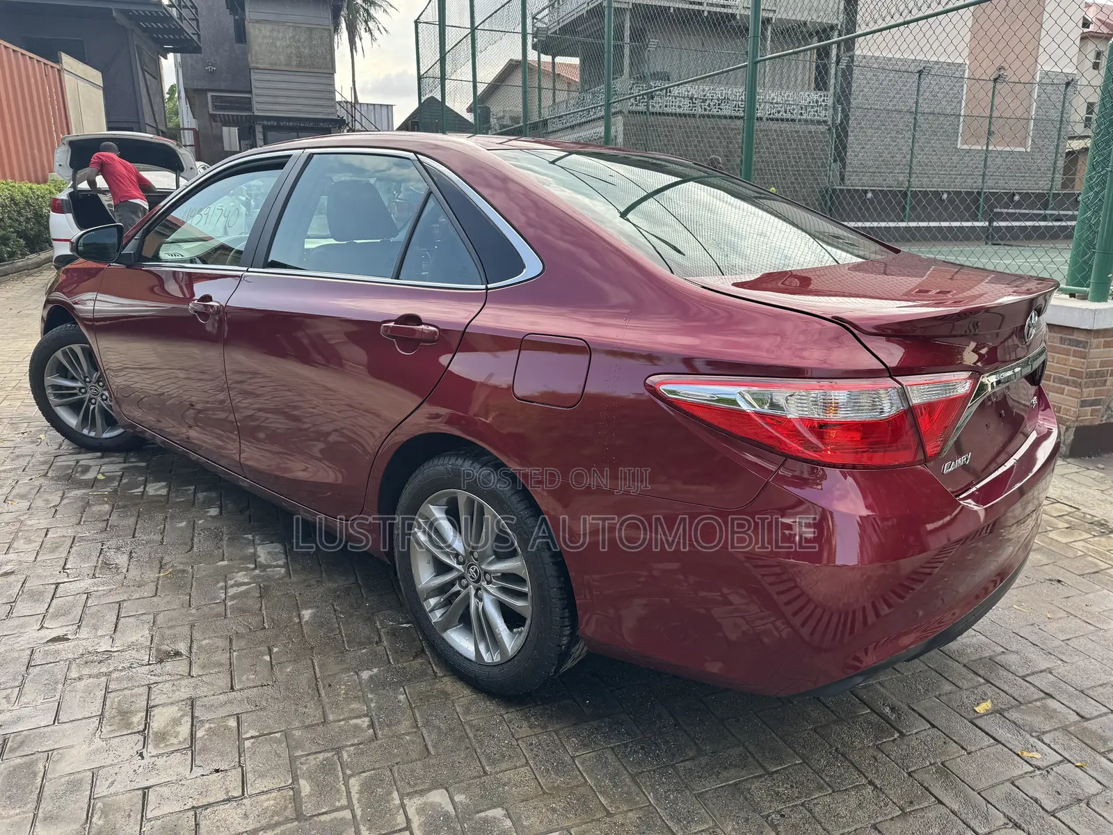 Toyota Camry SE w/Special Edition Pkg (2.5L 4cyl 6A) 2016