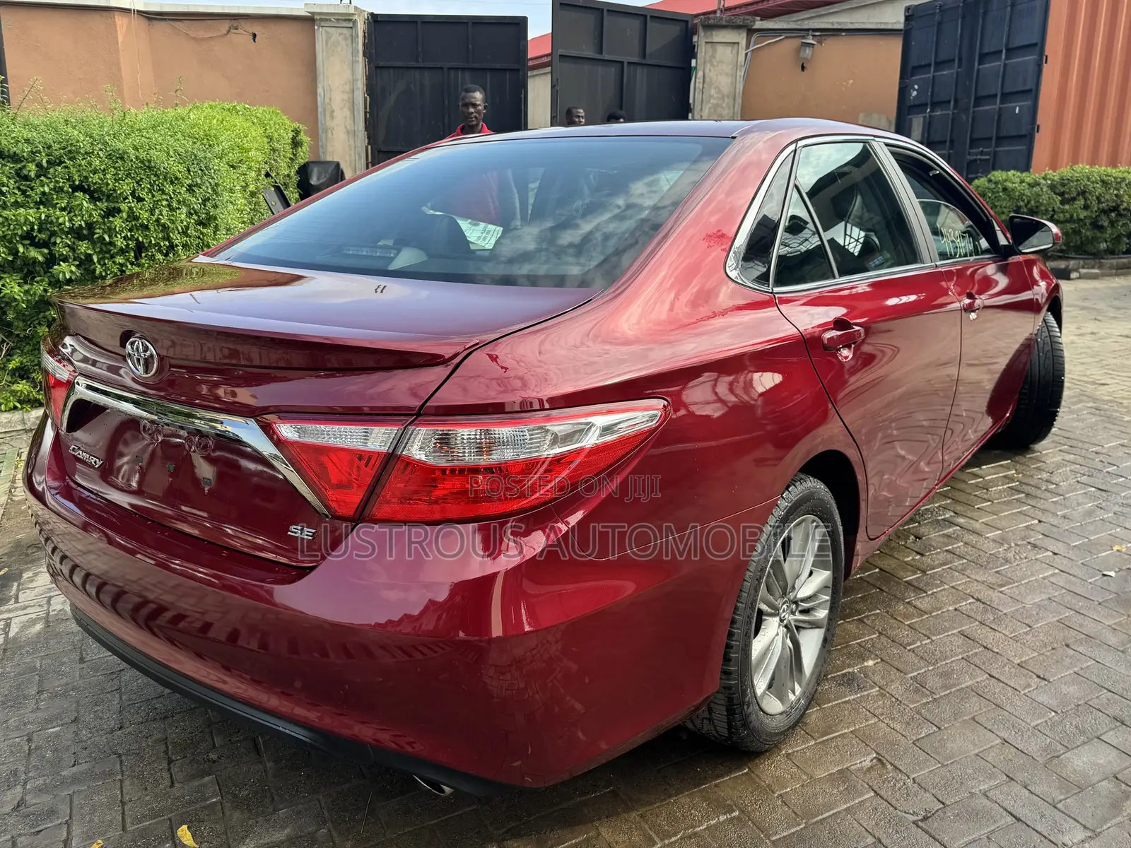 Toyota Camry SE w/Special Edition Pkg (2.5L 4cyl 6A) 2016
