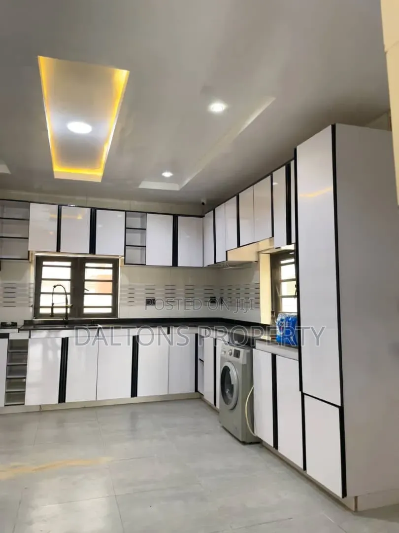 4bdrm Duplex in Luxury, Sabon Lugbe for sale