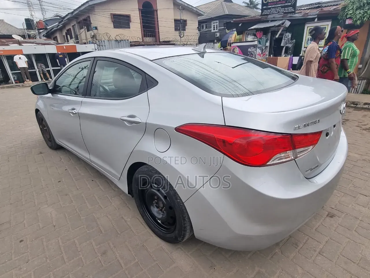 Hyundai Elantra Limited Sedan FWD (1.8L 4cyl 6A) 2013 Silver
