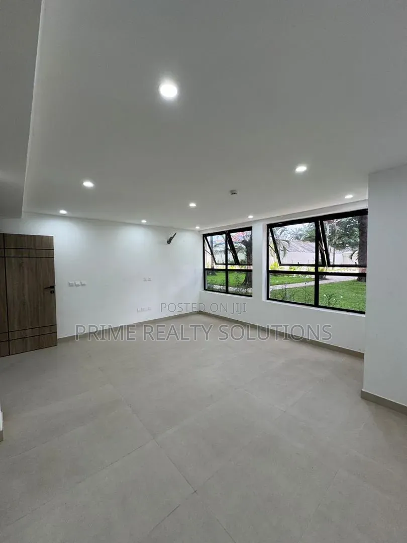 A Spacious and Elegant 119 SQM Office Space Is Available for Rent