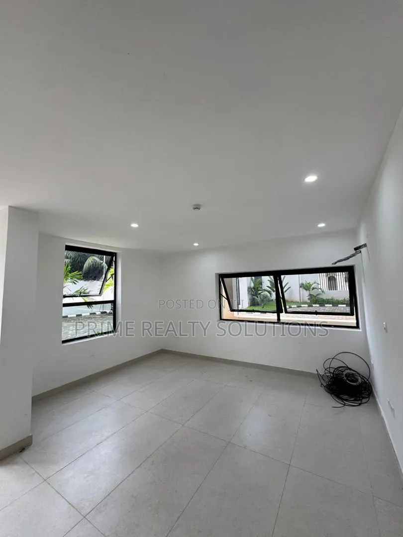 A Spacious and Elegant 119 SQM Office Space Is Available for Rent