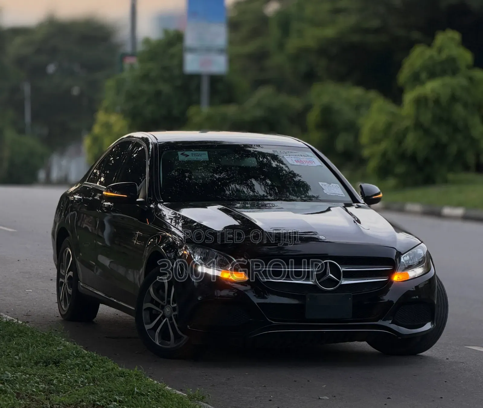 Mercedes-Benz C300 2016 Black