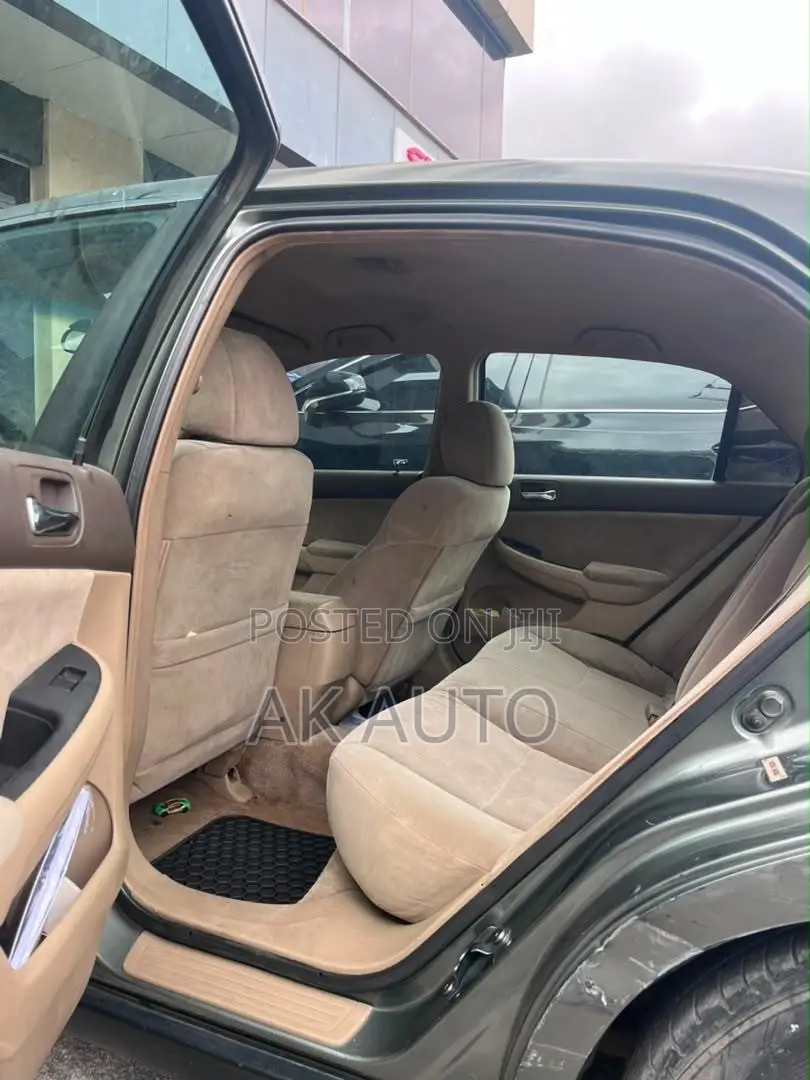 Honda Accord 2004 Gray