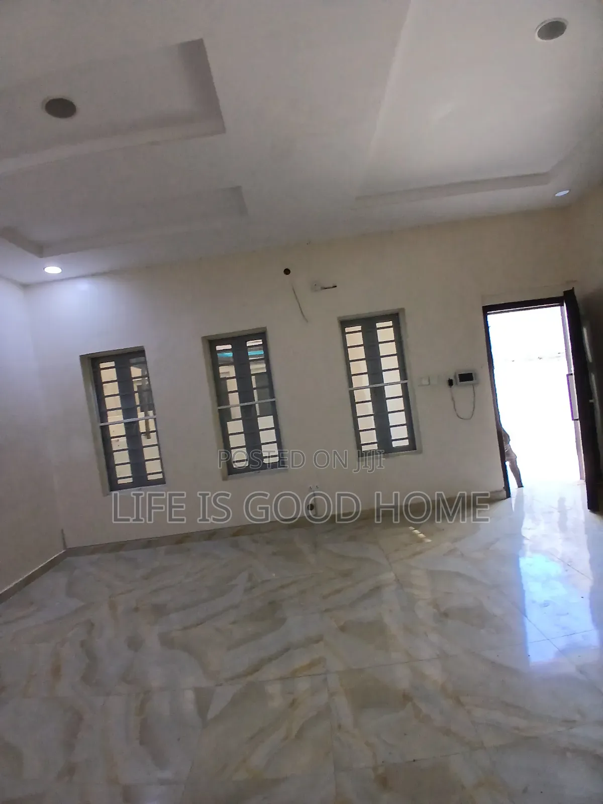 Studio Apartment in Royal View, Chevron for rent