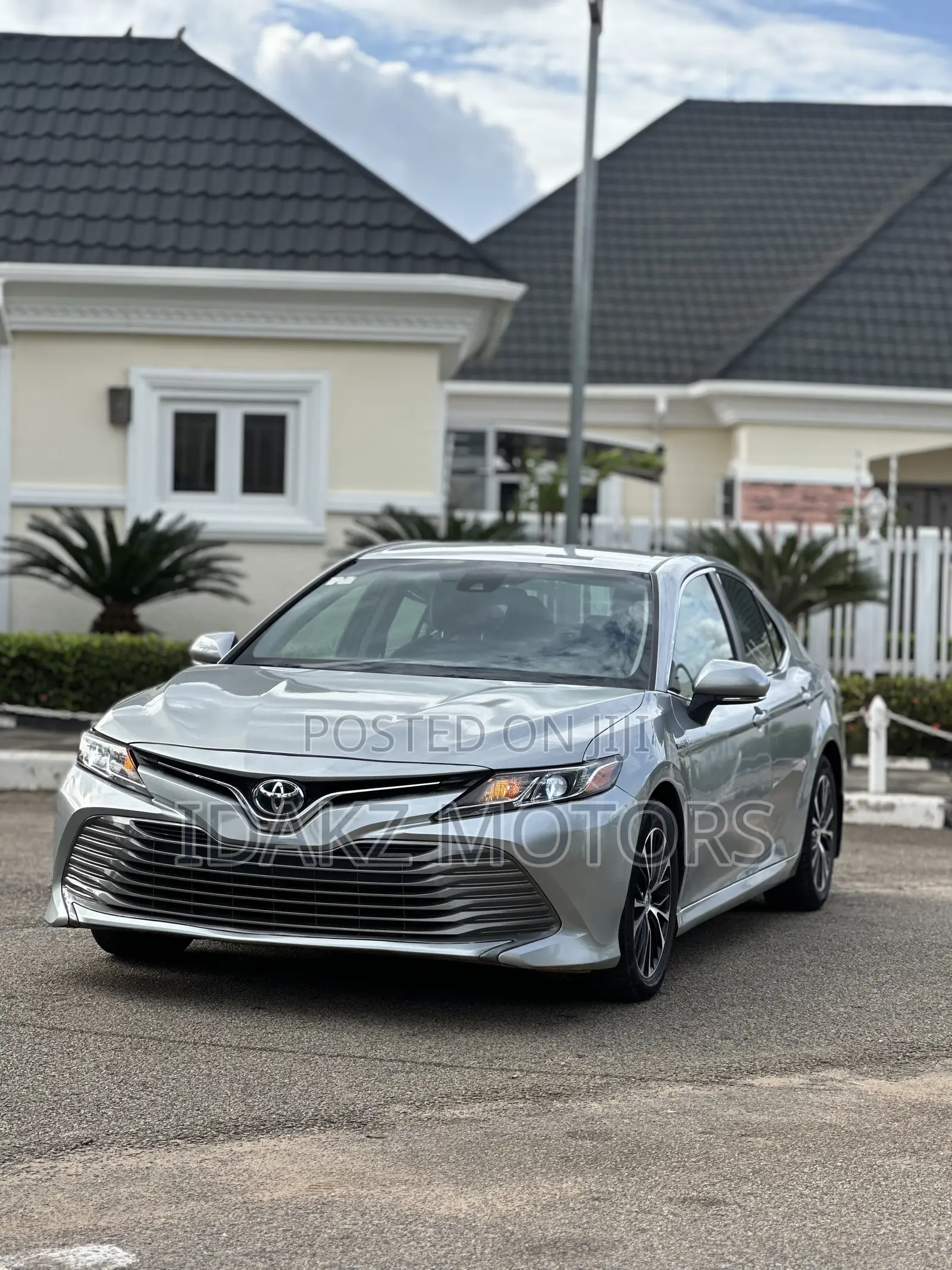 Toyota Camry LE FWD (2.5L 4cyl 8AM) 2018 Silver