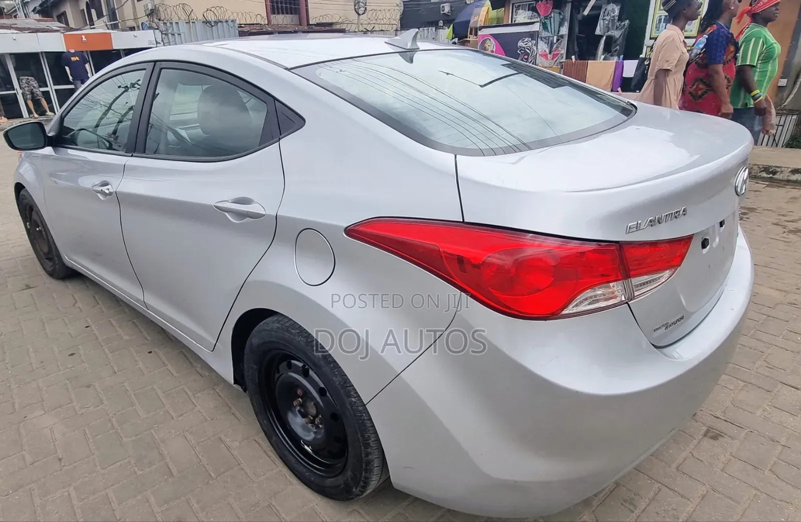 Hyundai Elantra Limited Sedan FWD (1.8L 4cyl 6A) 2013 Silver