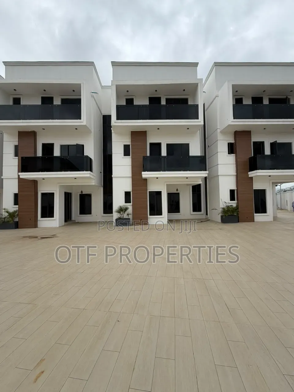 5bdrm Duplex in Wuse for rent