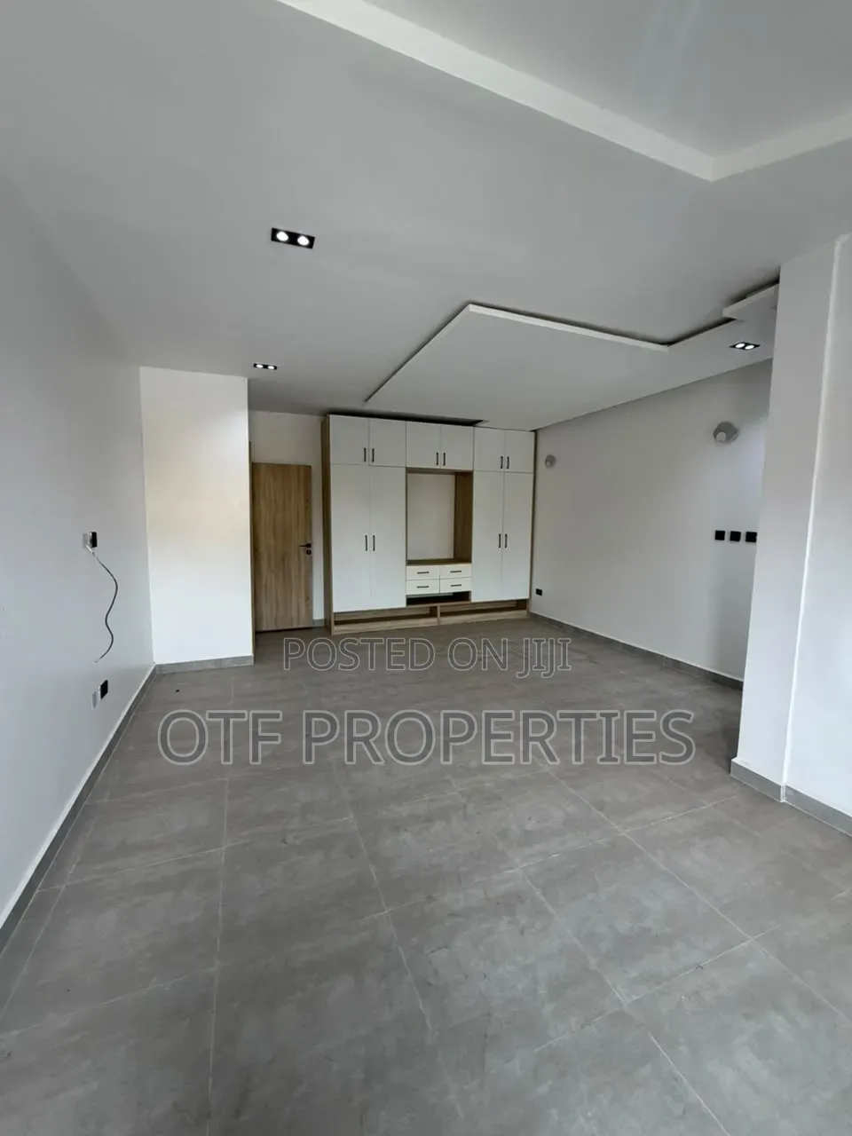 5bdrm Duplex in Wuse for rent