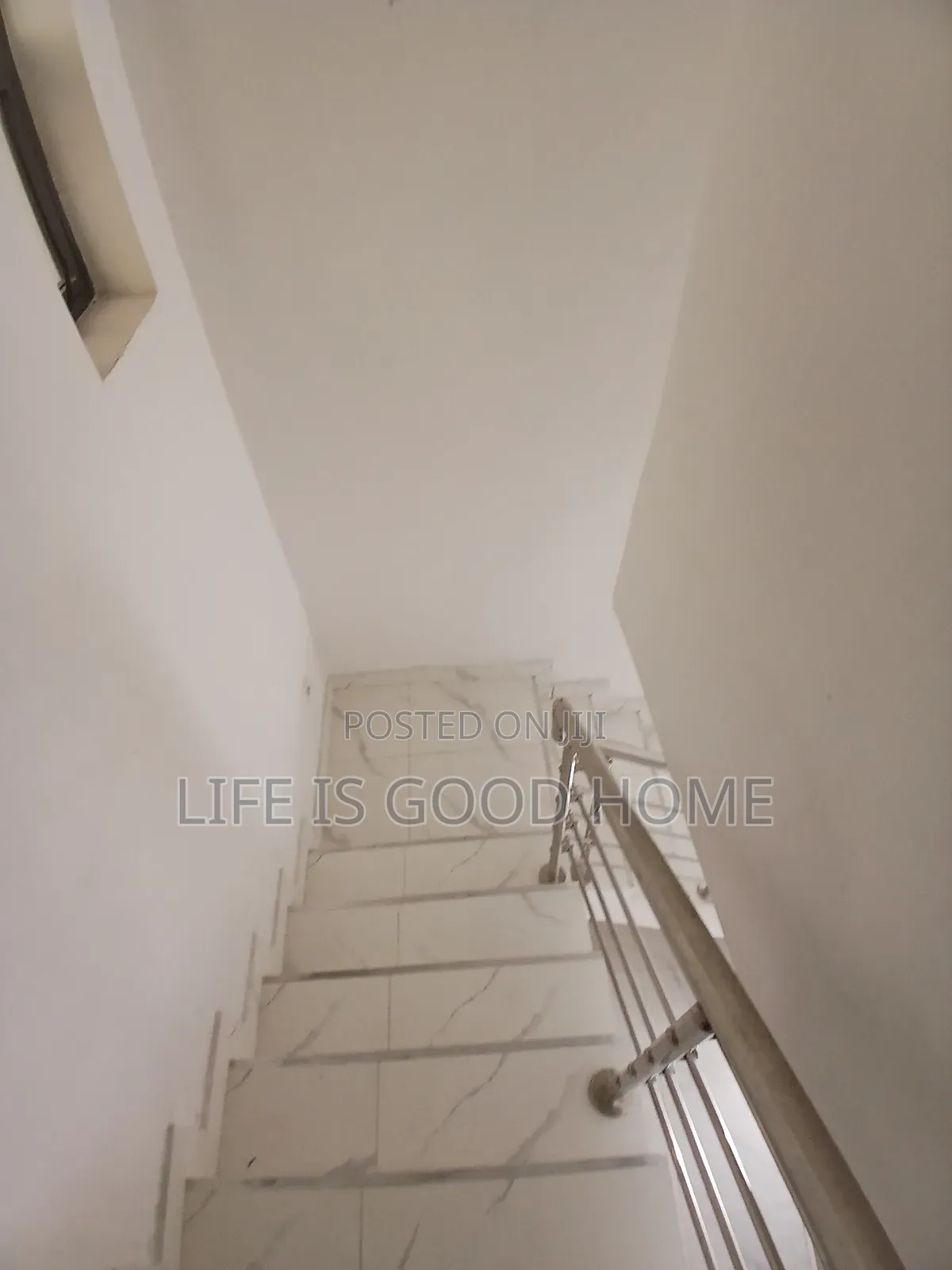 3bdrm Duplex in Seaview  Estate, Ikate for rent