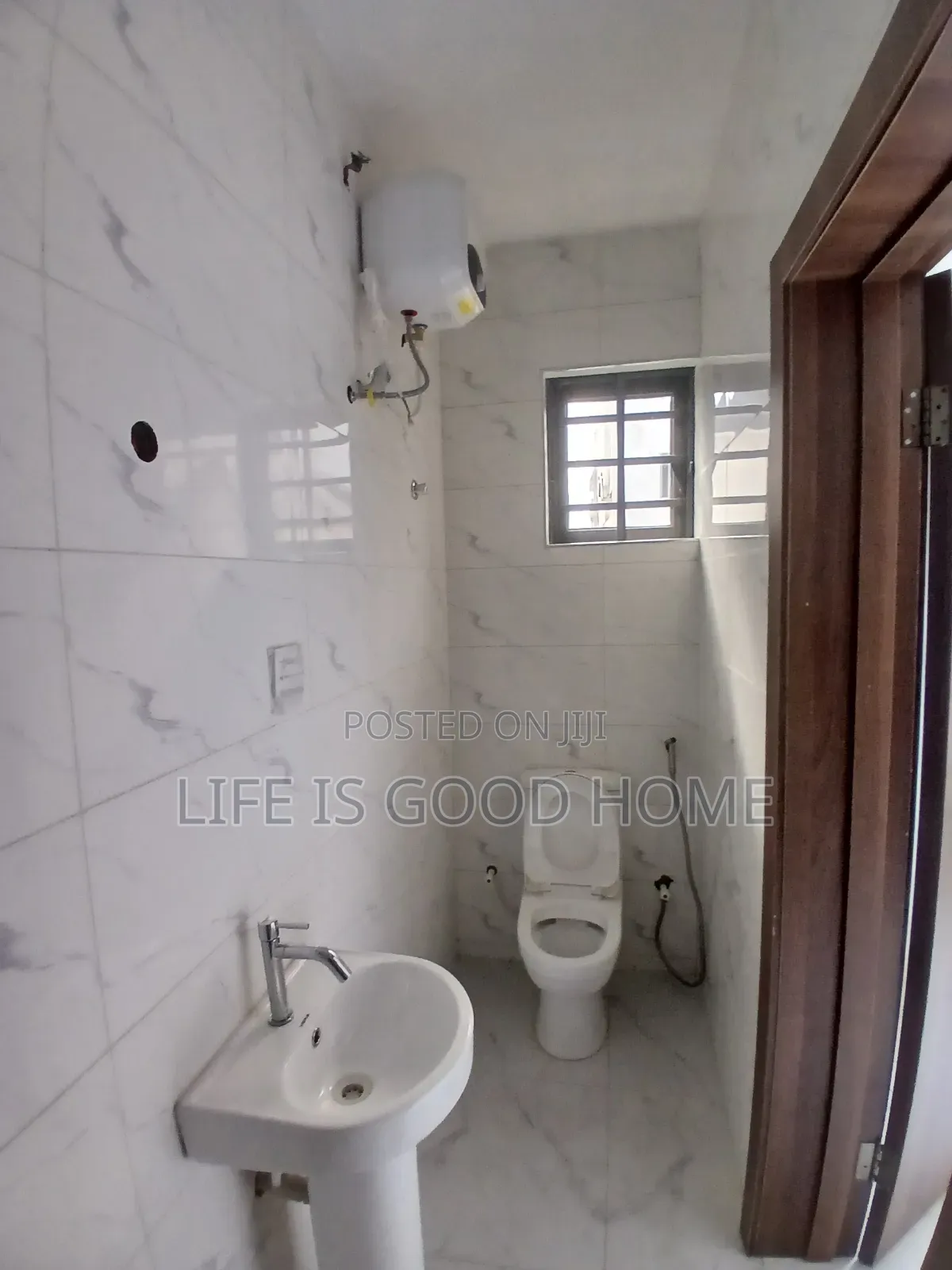 3bdrm Duplex in Seaview  Estate, Ikate for rent