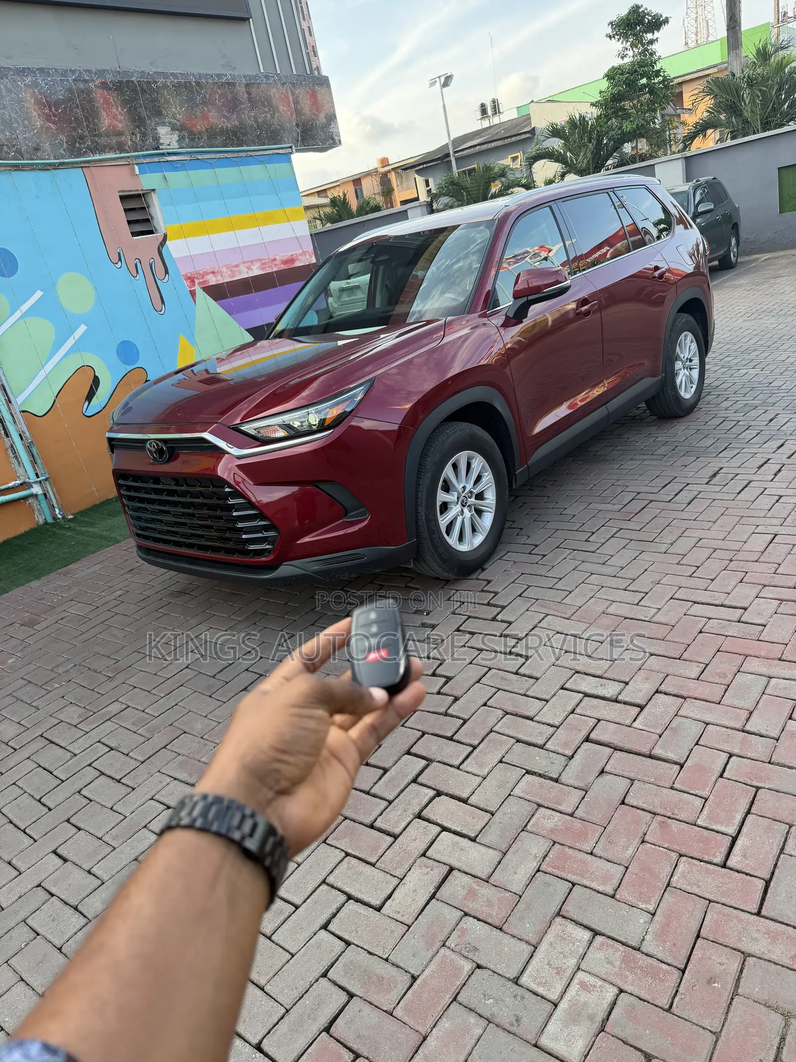 Toyota Highlander Platinum AWD 2024 Red