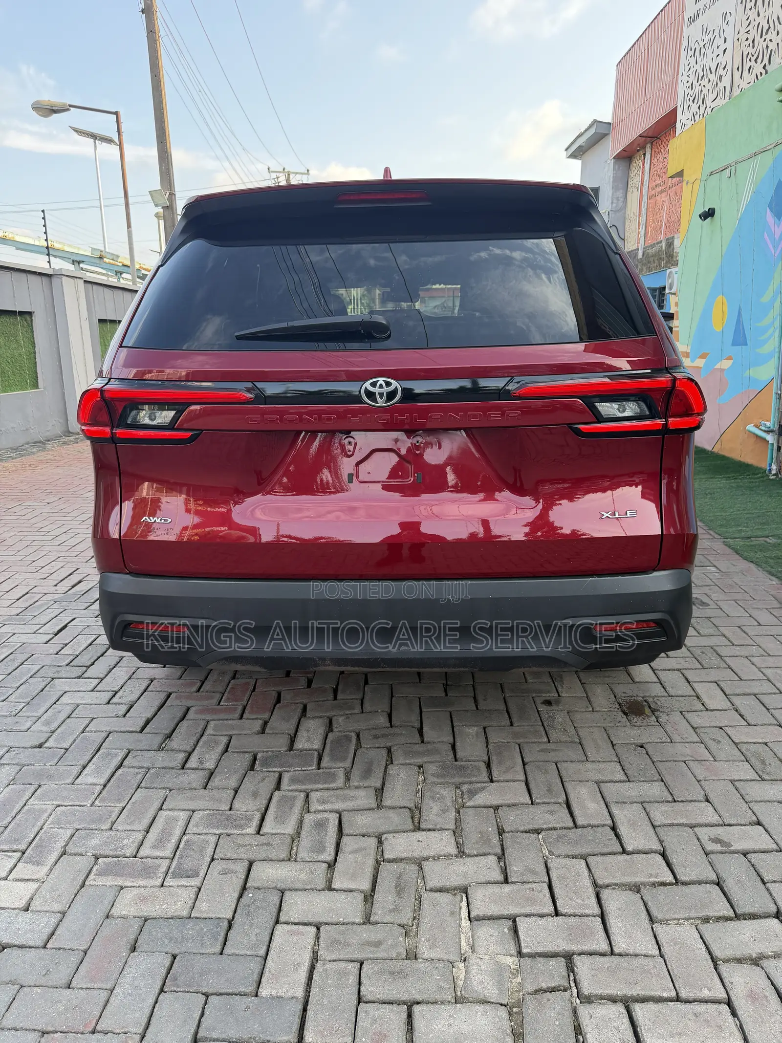 Toyota Highlander Platinum AWD 2024 Red