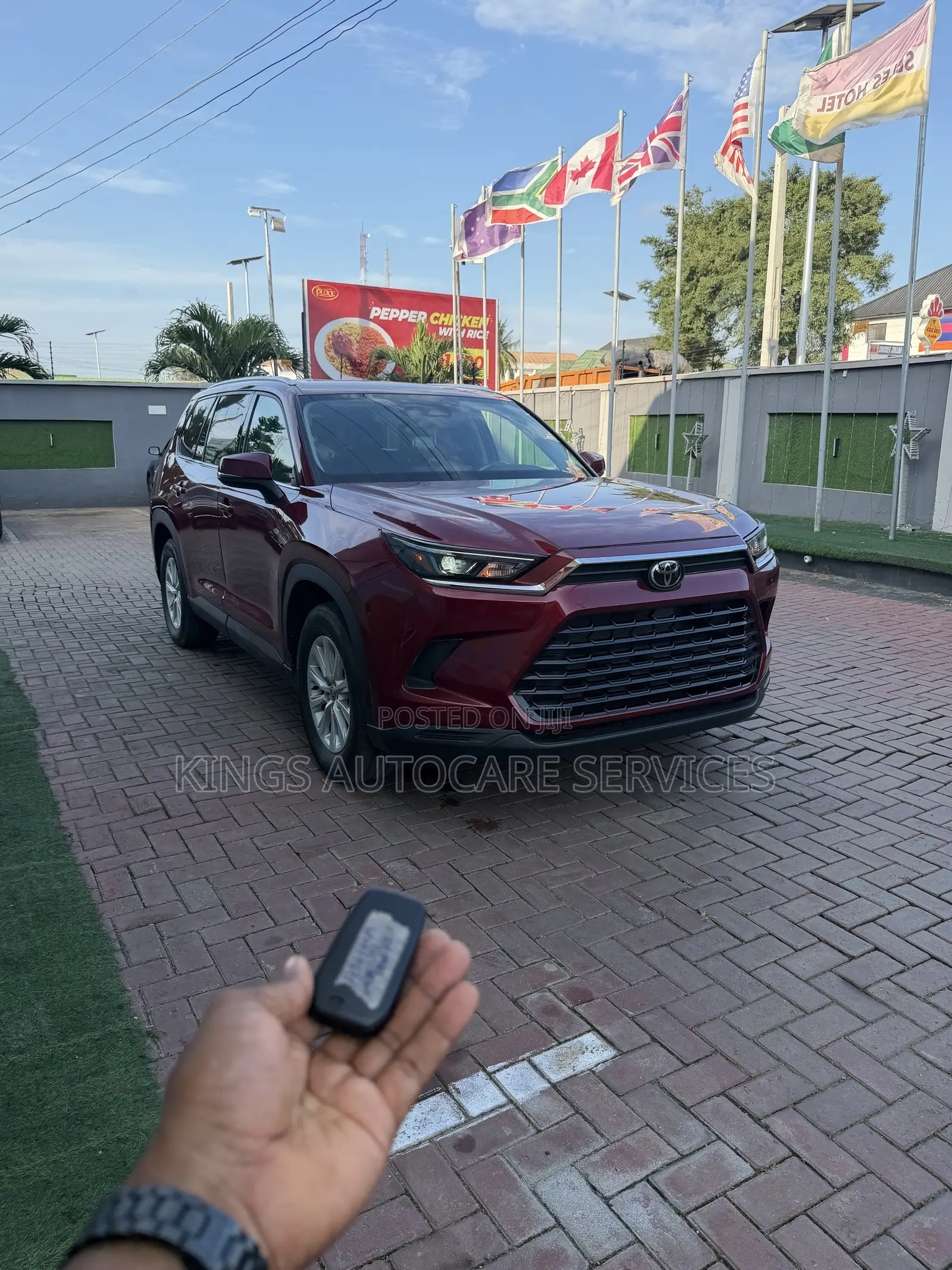 Toyota Highlander Platinum AWD 2024 Red