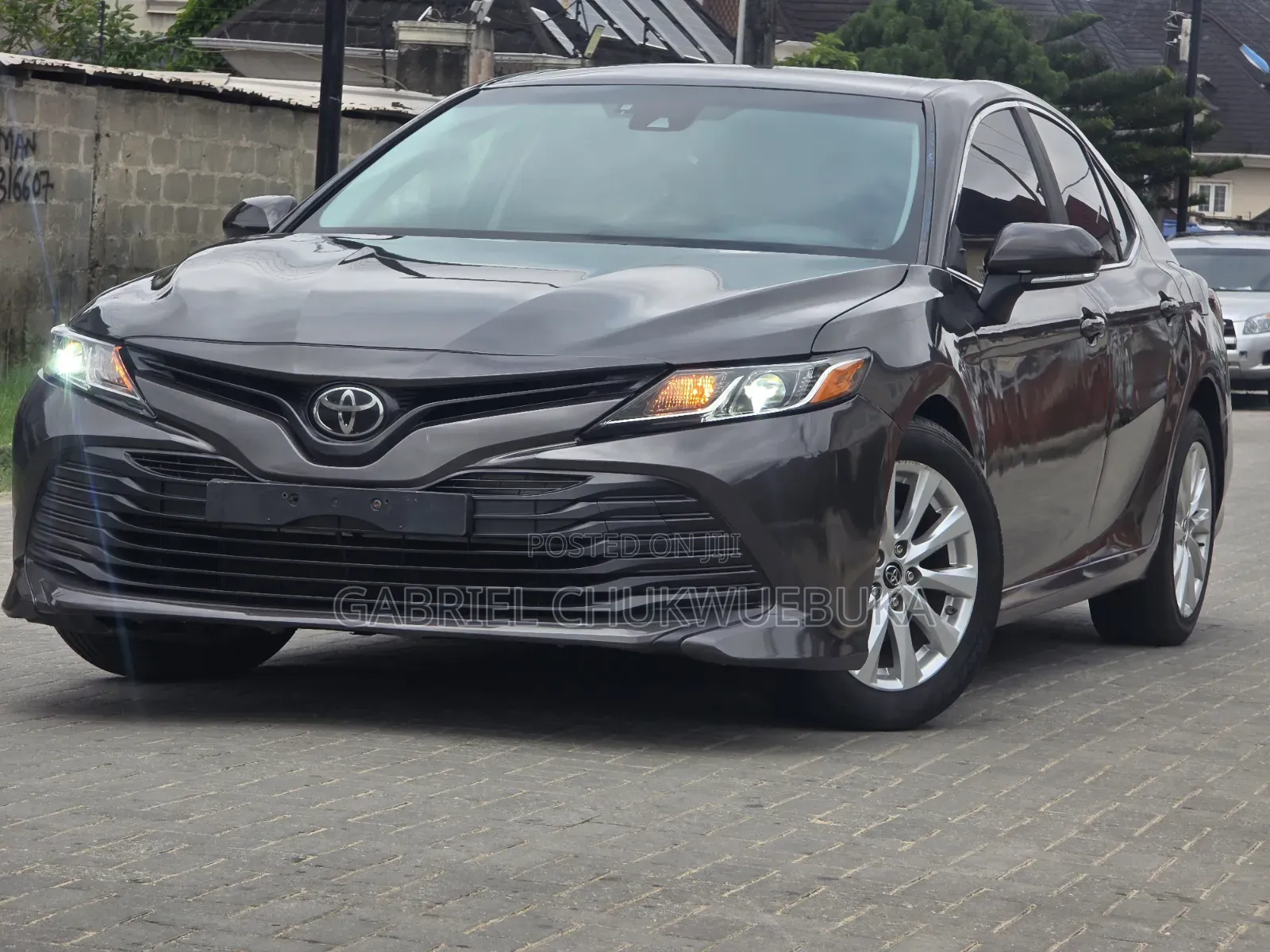 Toyota Camry LE FWD (2.5L 4cyl 8AM) 2018 Beige