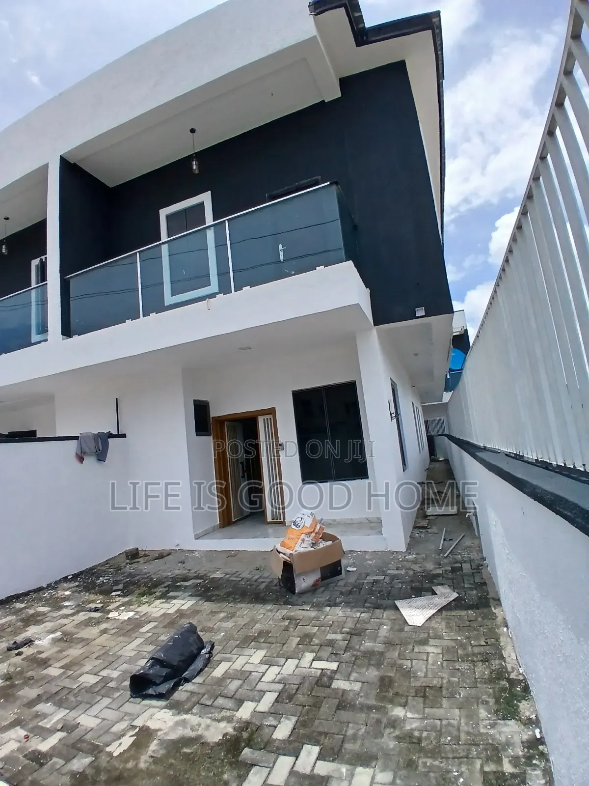 4bdrm Duplex in Llc Close, Chevron for rent