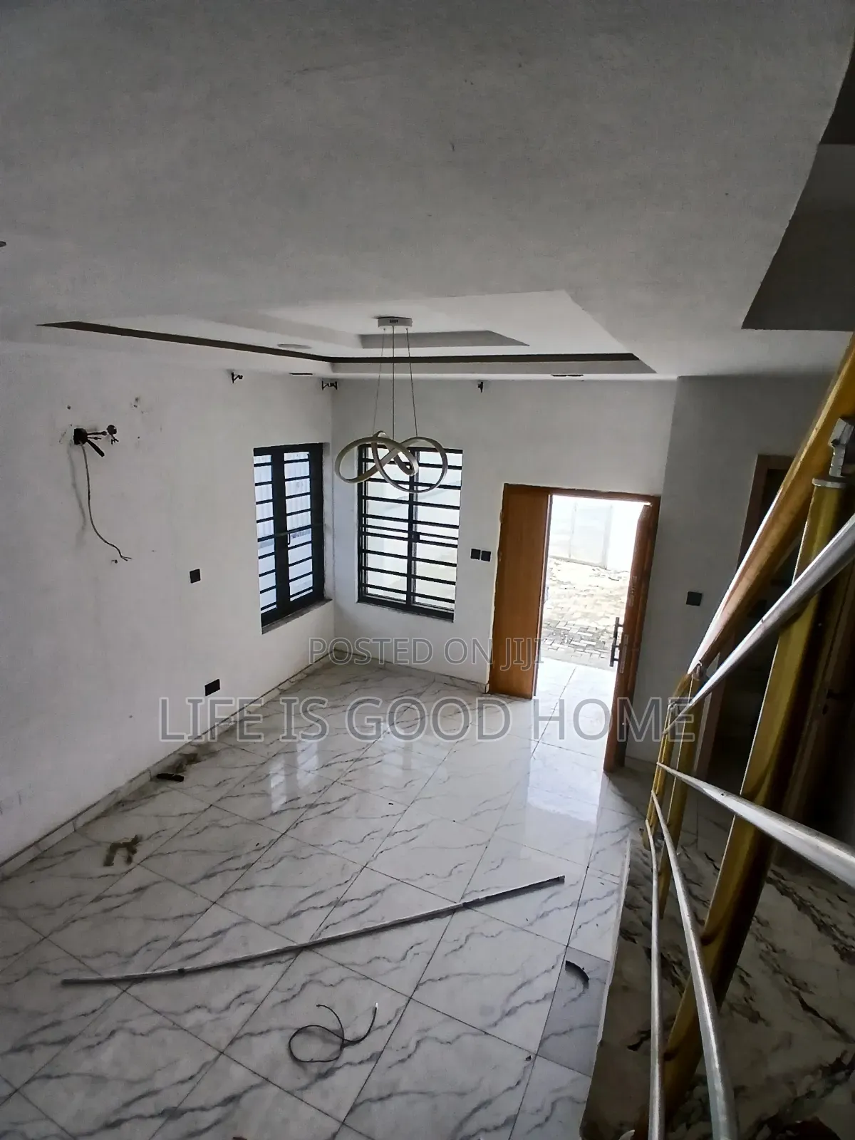 4bdrm Duplex in Llc Close, Chevron for rent