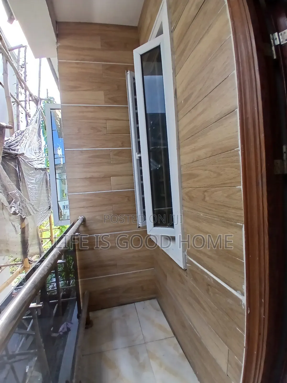 Studio Apartment in Royal Pine, Chevron for rent