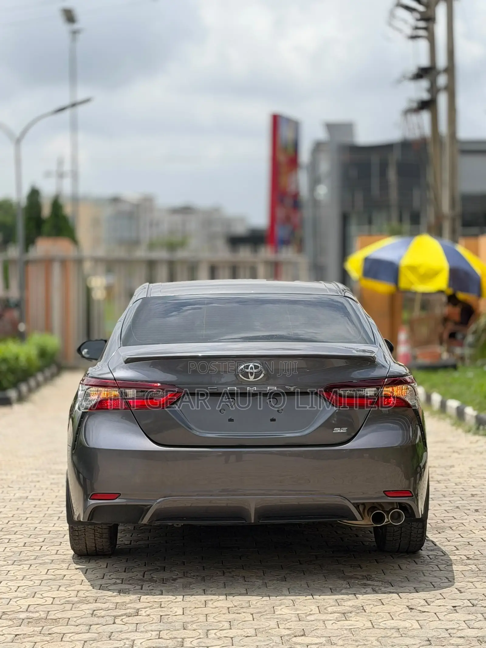 Toyota Camry SE 2023 Gray