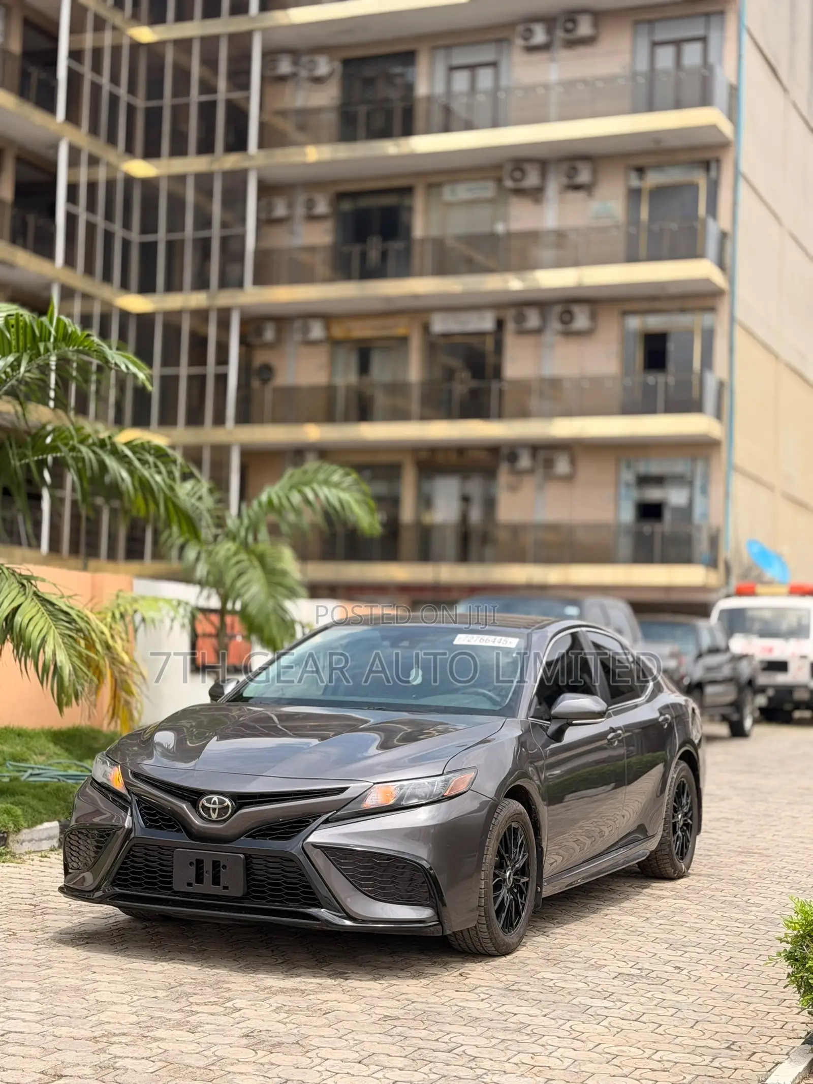 Toyota Camry SE 2023 Gray