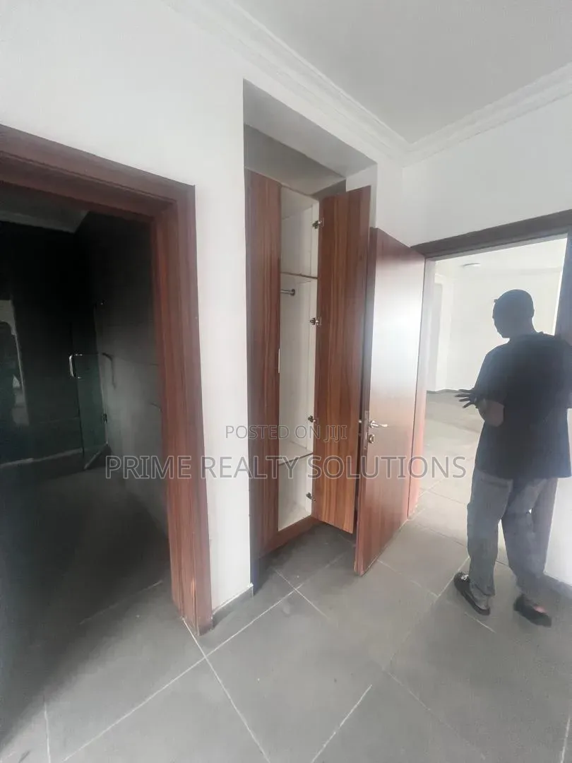 3bdrm Townhouse / Terrace in Lekki Phase 1 for rent