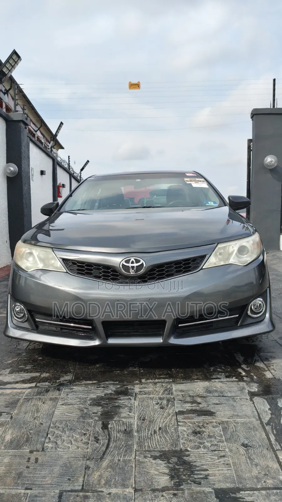 Toyota Camry LE 4dr Sedan (2.5L 4cyl 6A) 2012 Gray