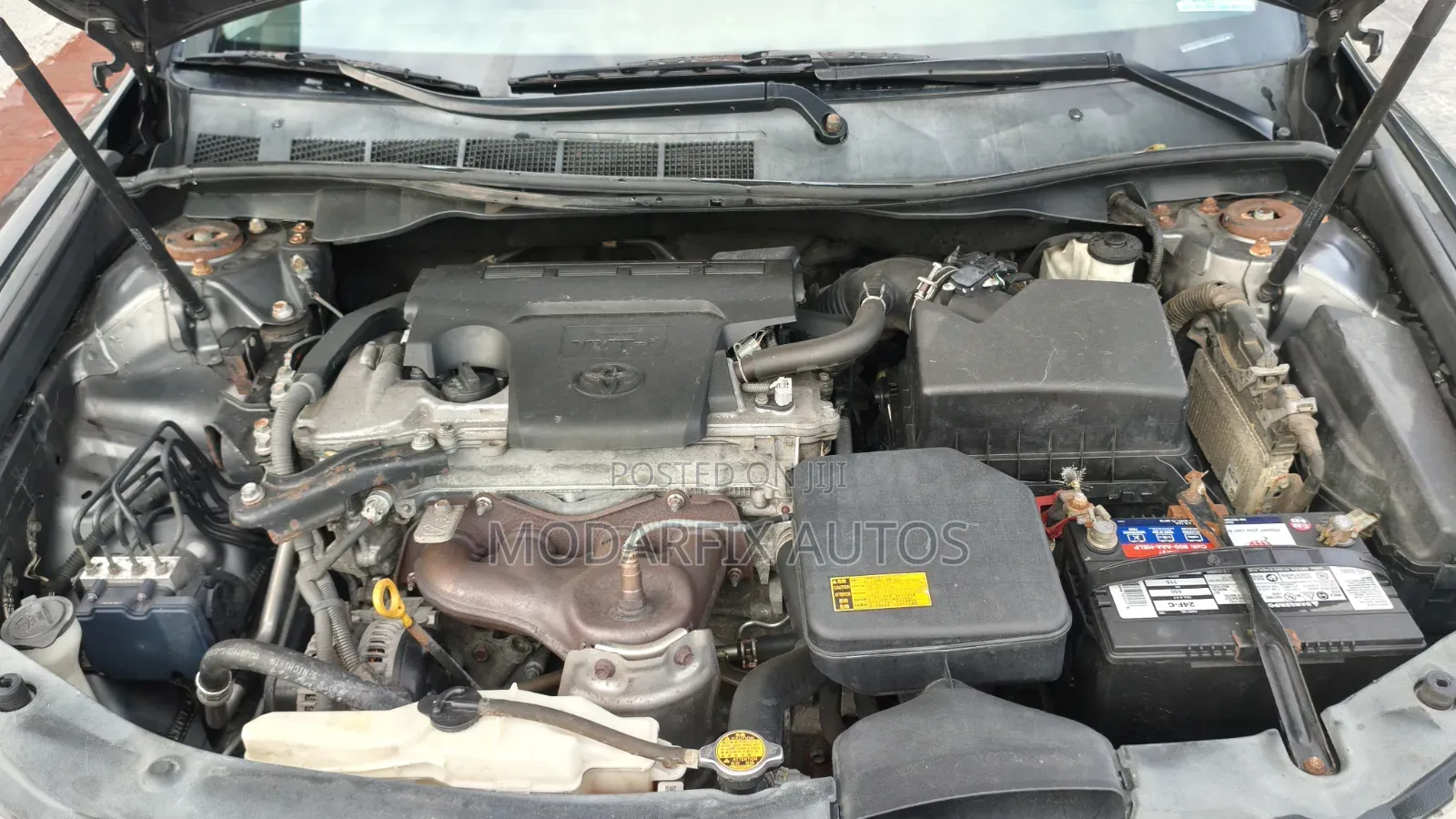Toyota Camry LE 4dr Sedan (2.5L 4cyl 6A) 2012 Gray