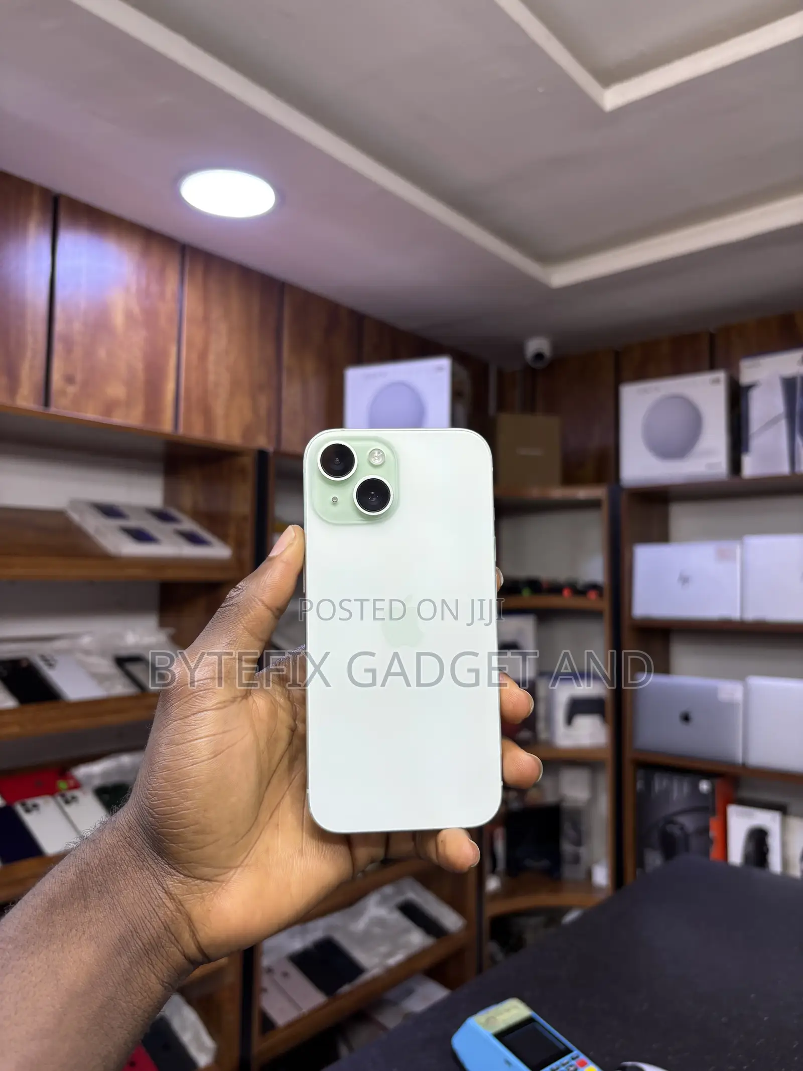Apple iPhone 15 128 GB Green