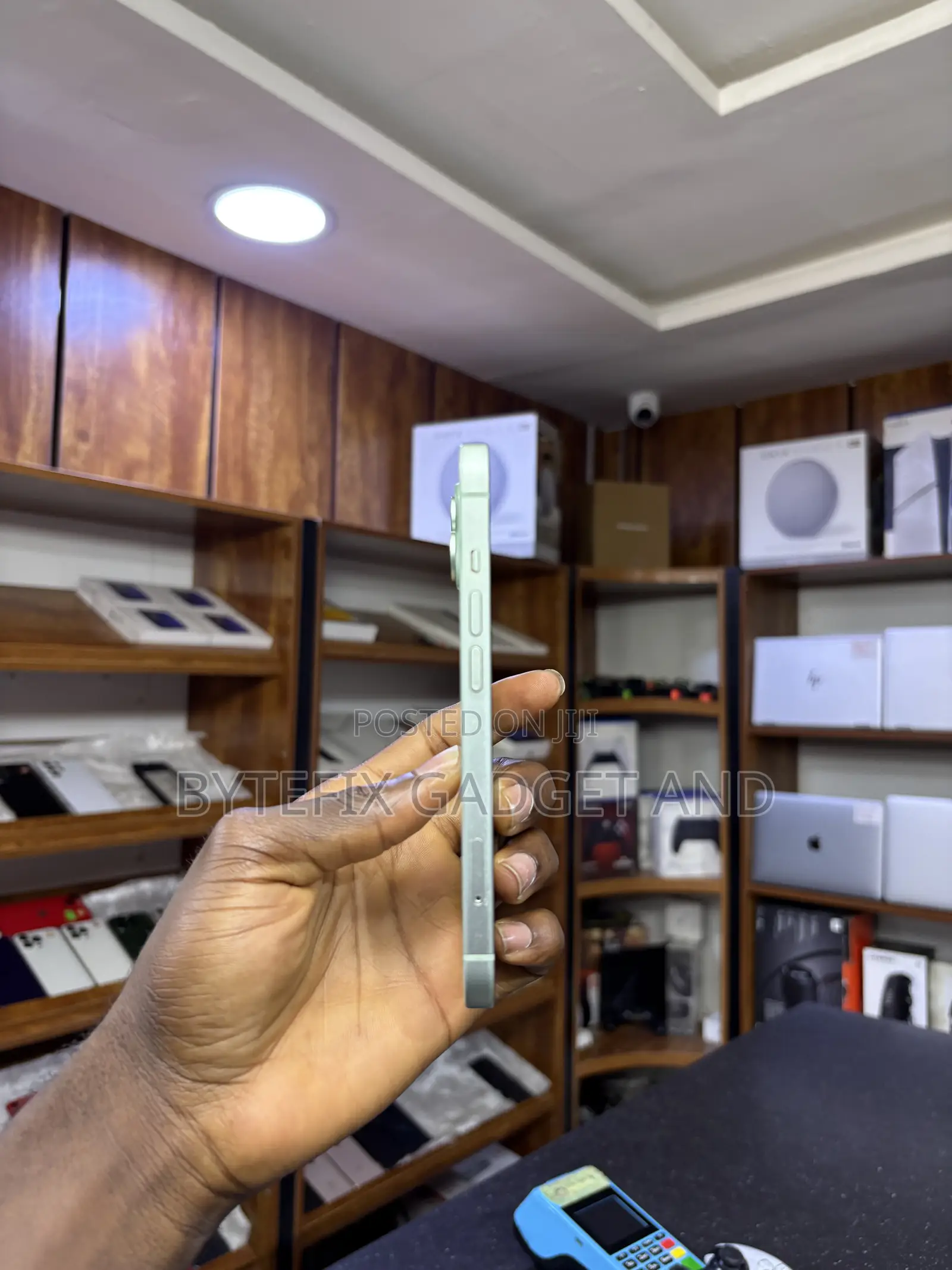 Apple iPhone 15 128 GB Green