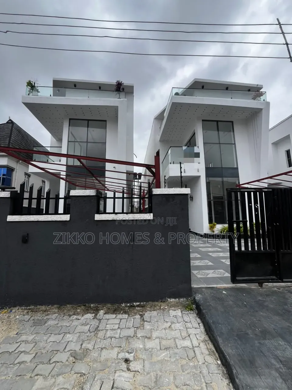 5bdrm Duplex in Sangotedo for sale