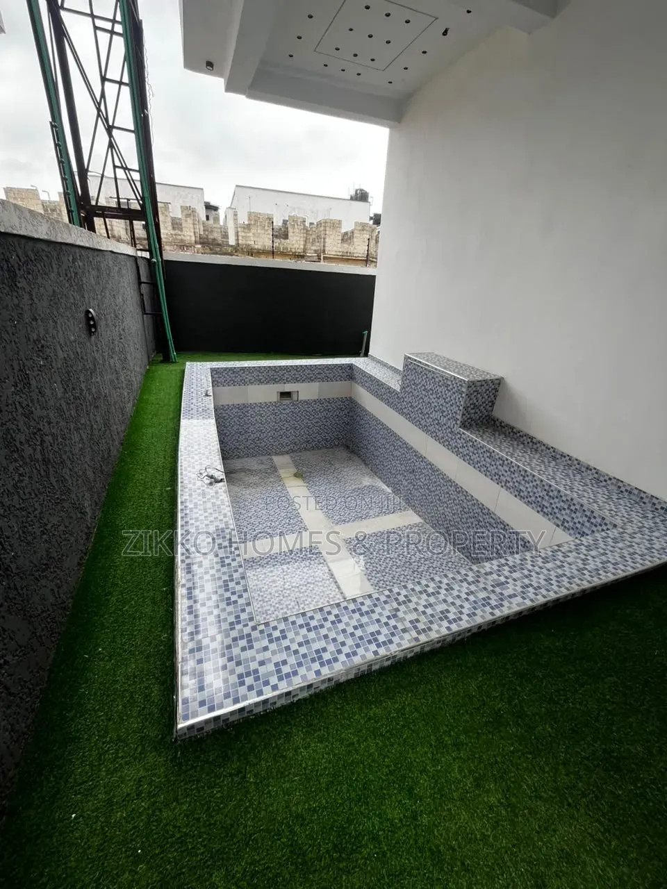 5bdrm Duplex in Sangotedo for sale