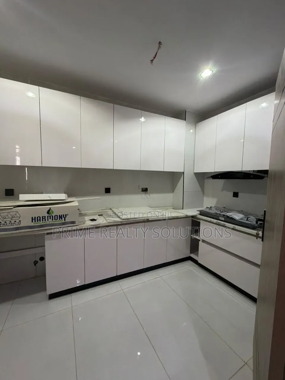 3bdrm Apartment in Banana Island for rent