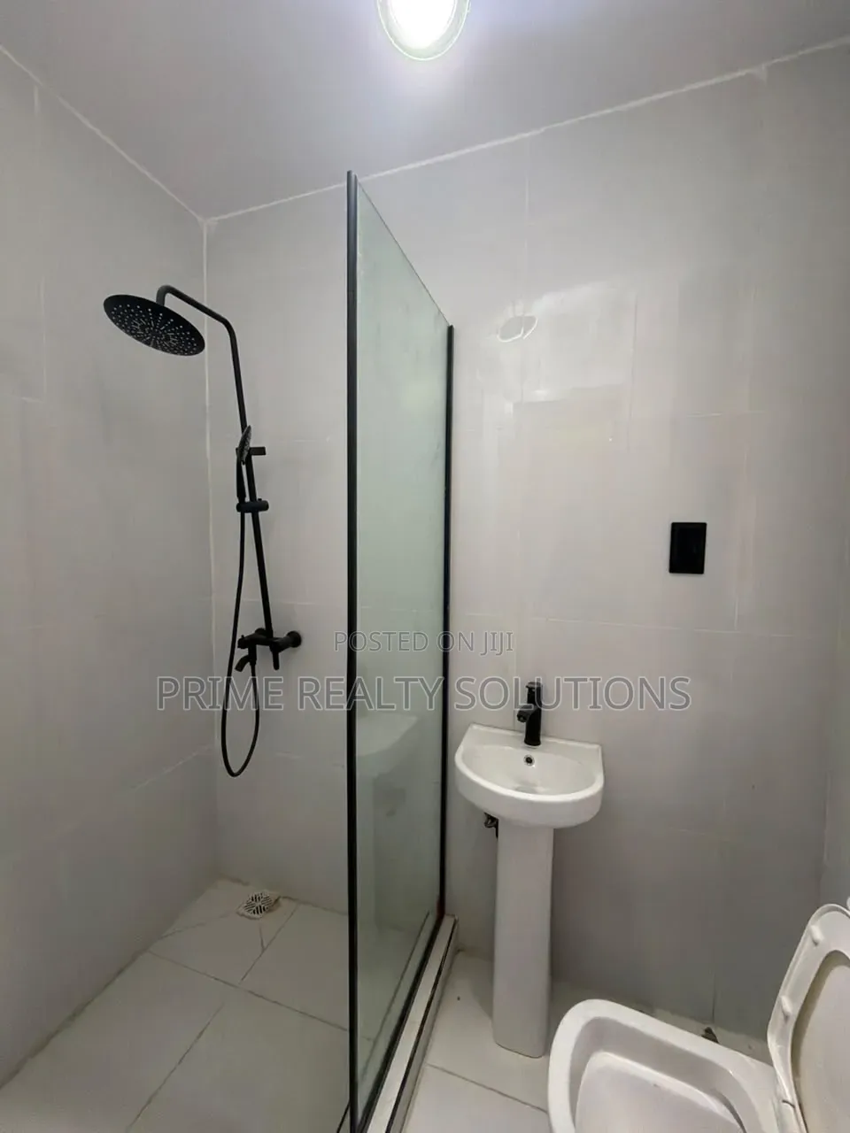 3bdrm Apartment in Banana Island for rent