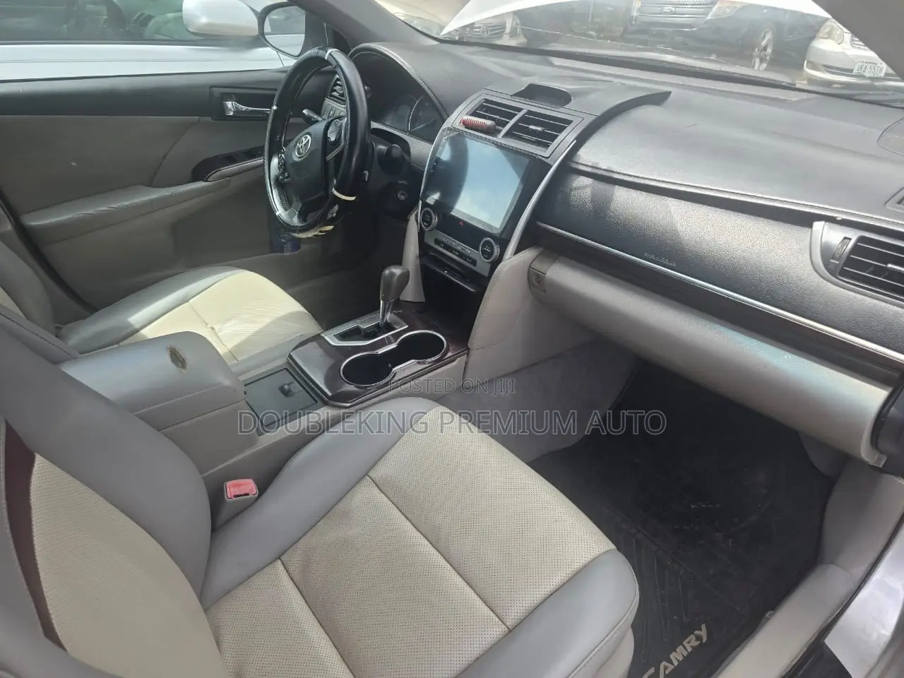 Toyota Camry XLE 4dr Sedan (2.5L 4cyl 6A) 2014 Silver
