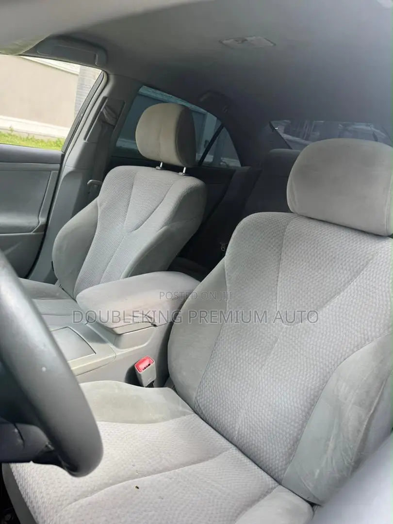 Toyota Camry LE 4dr Sedan (2.5L 4cyl 6AM) 2010 White