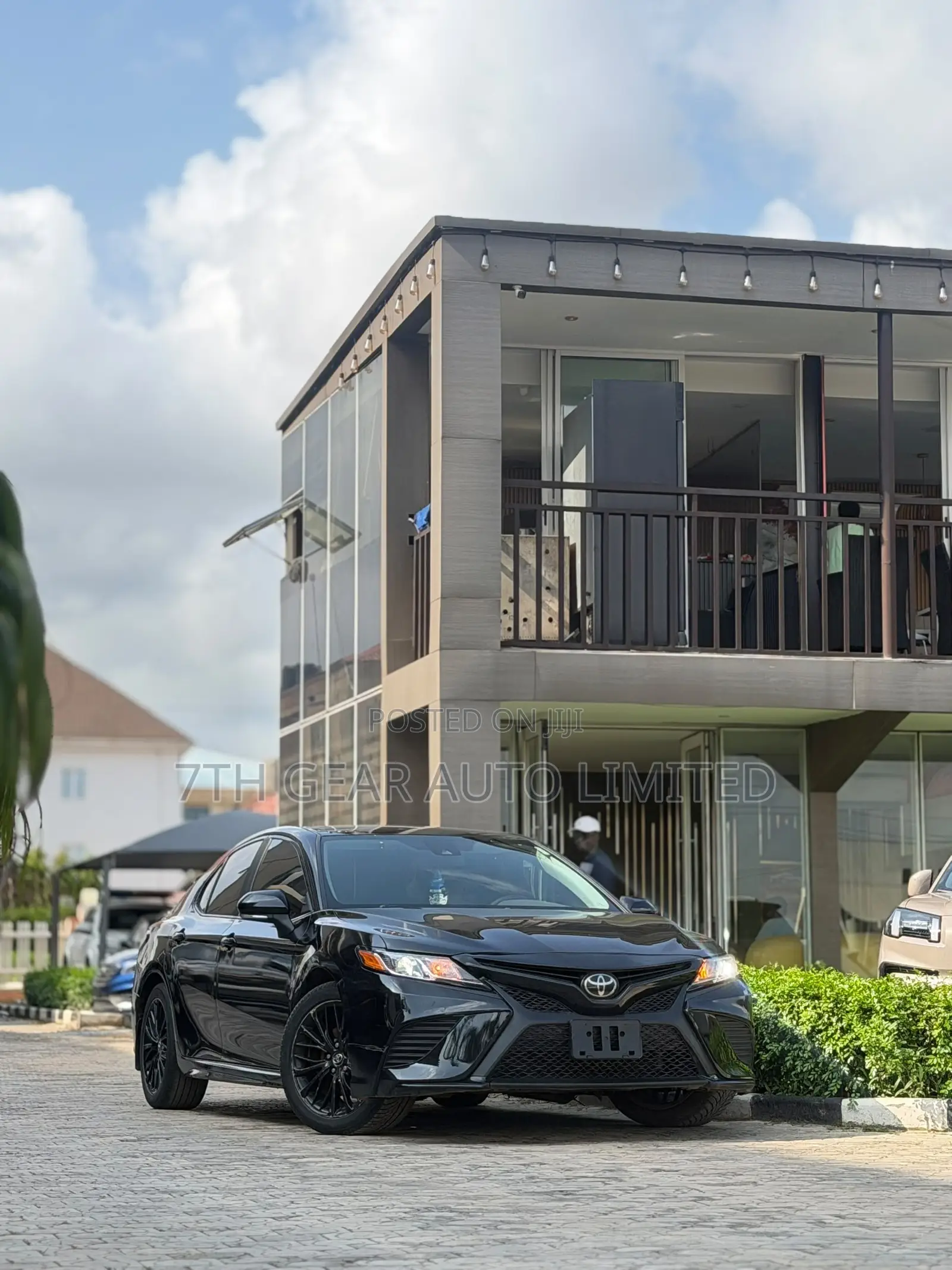 Toyota Camry SE FWD (2.5L 4cyl 8AM) 2018 Black