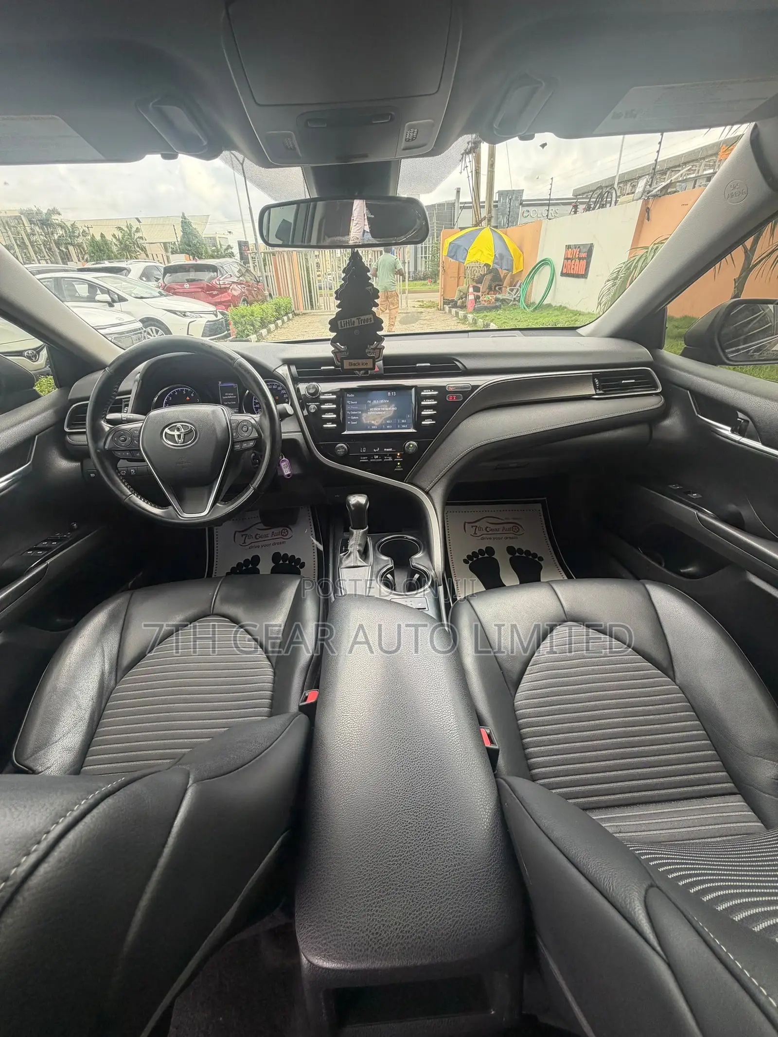 Toyota Camry SE FWD (2.5L 4cyl 8AM) 2018 Black