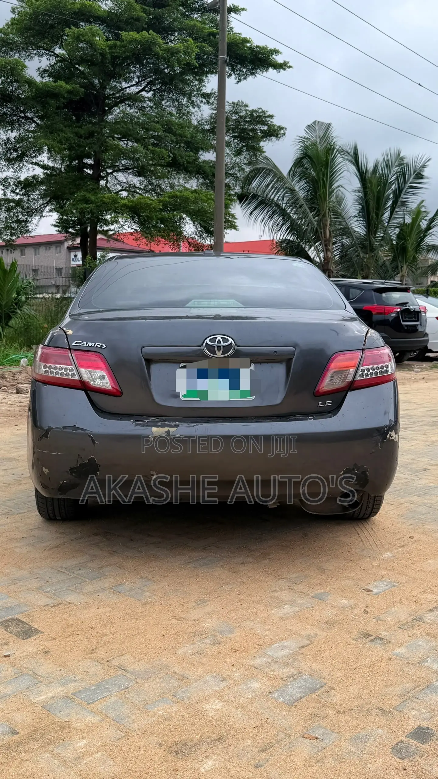 Toyota Camry LE 4dr Sedan (2.5L 4cyl 6A) 2011 Gray