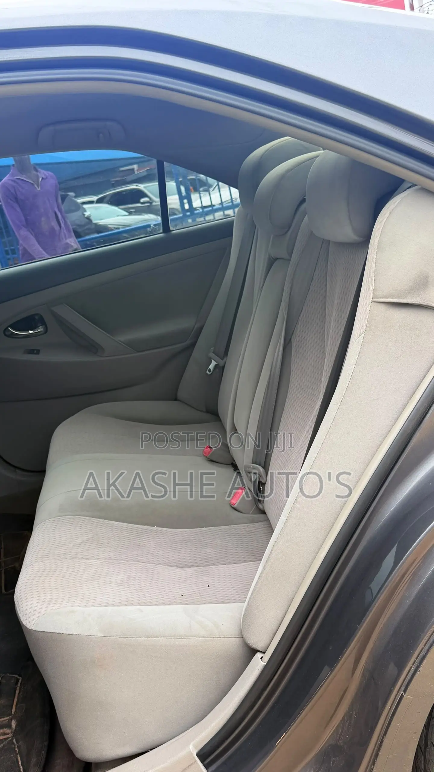 Toyota Camry LE 4dr Sedan (2.5L 4cyl 6A) 2011 Gray