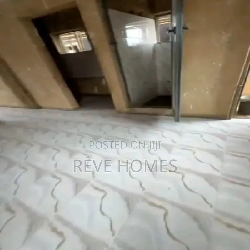 Mini Flat in Fadeyi for rent