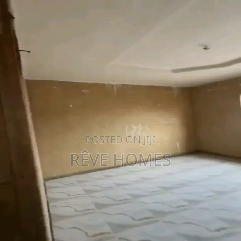 Mini Flat in Fadeyi for rent
