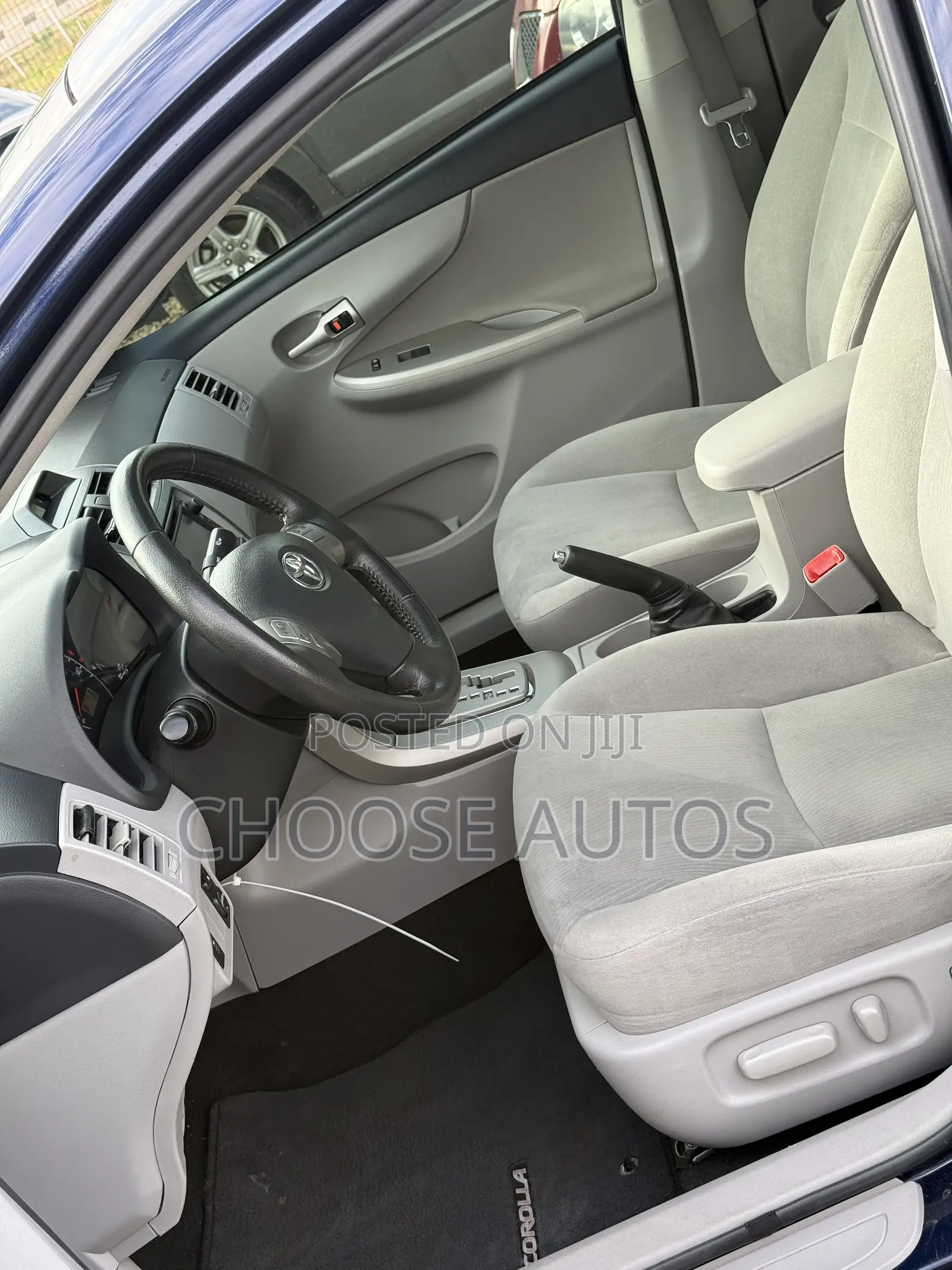 Toyota Corolla LE Special Edition 4dr Sedan (1.8L 4cyl 4A) 2013 Blue