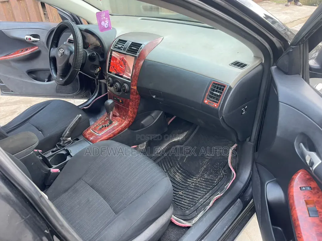 Toyota Corolla 2009 Black